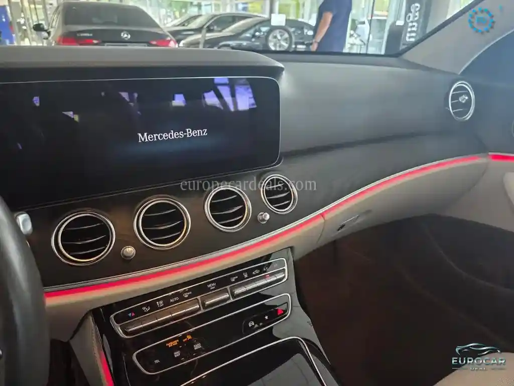 Mercedes-Benz E 300