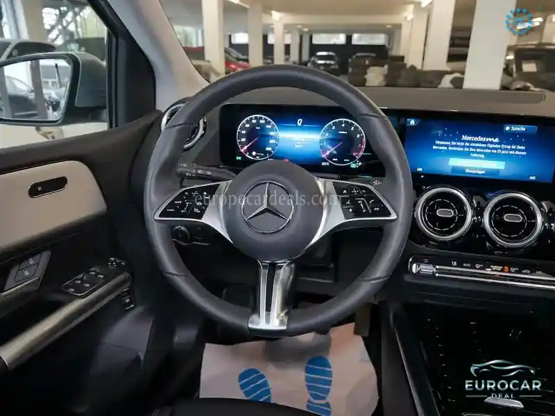Mercedes-Benz B 220