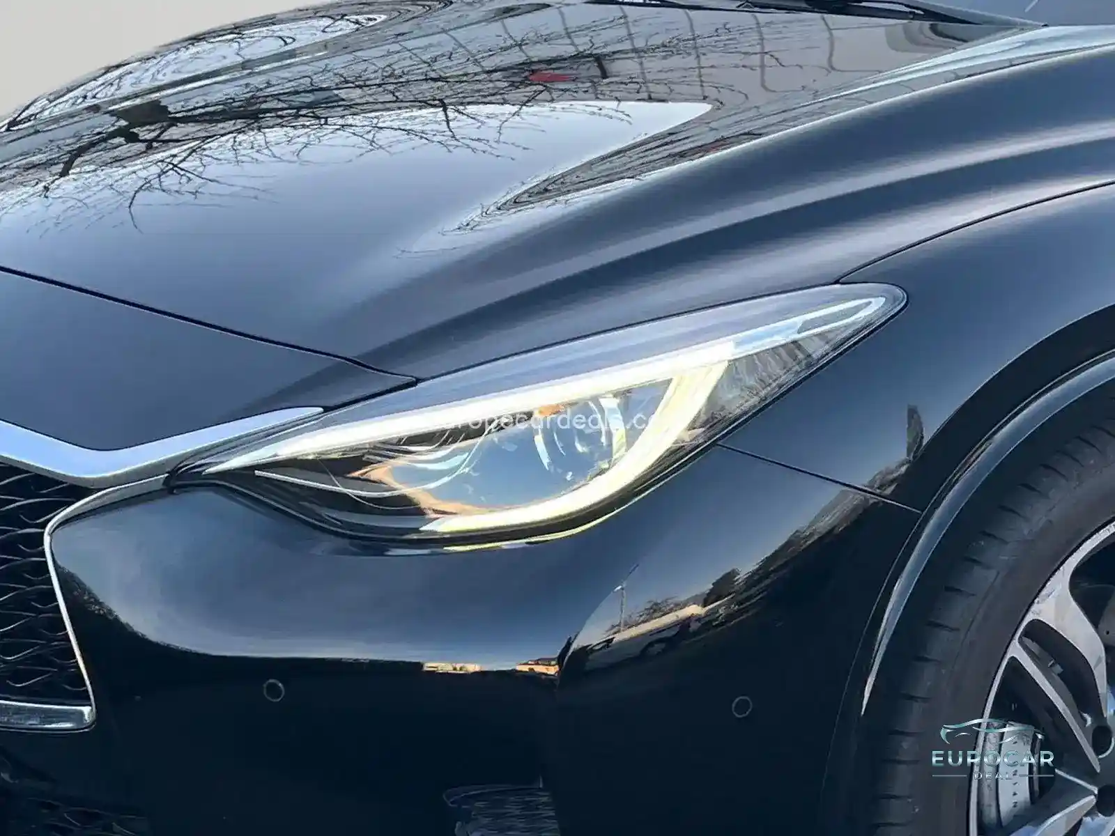 Infiniti Q30