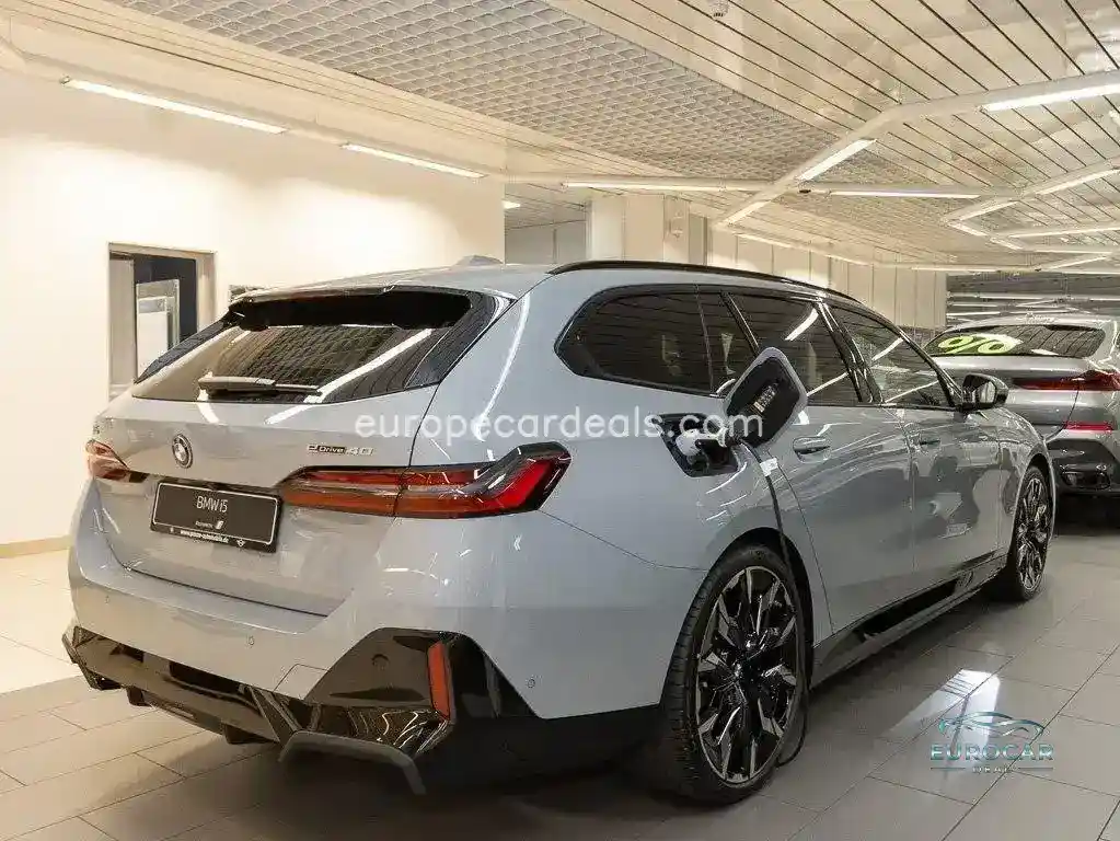 BMW i5
