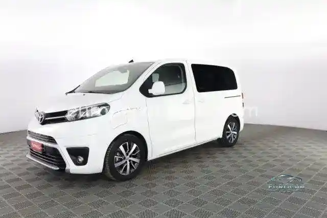 Toyota Proace (Verso)