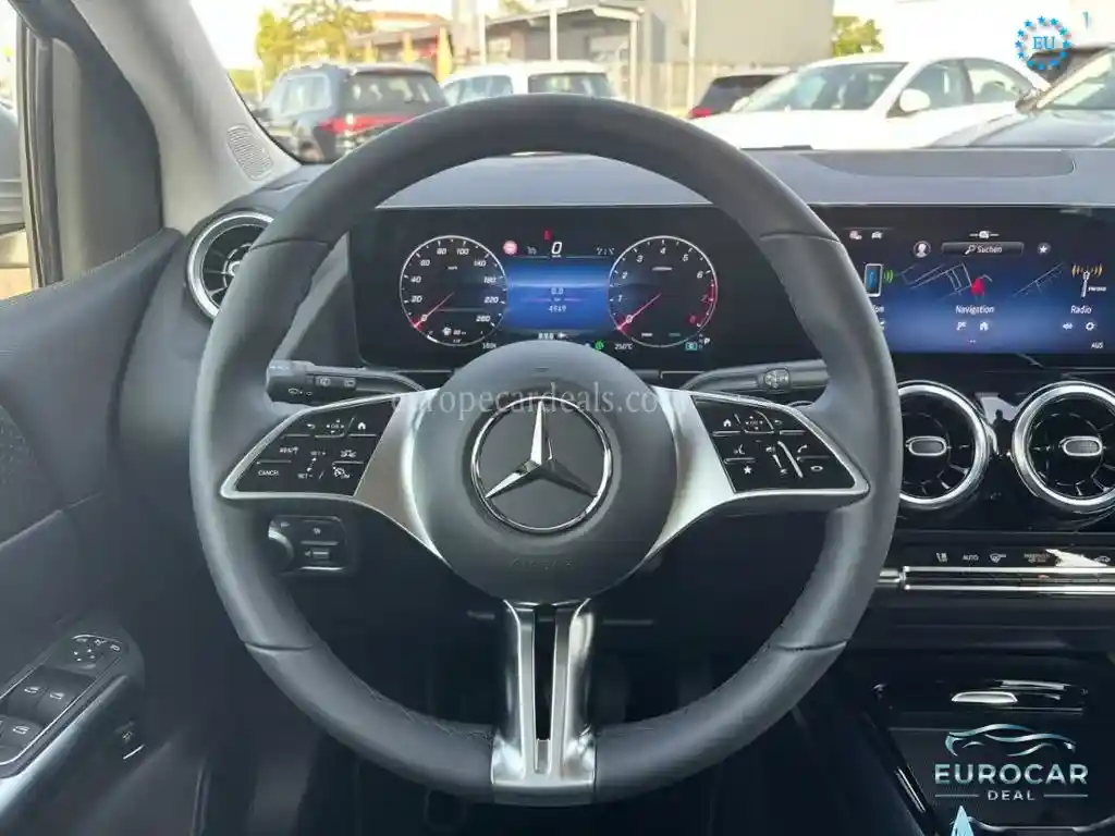 Mercedes-Benz B 180