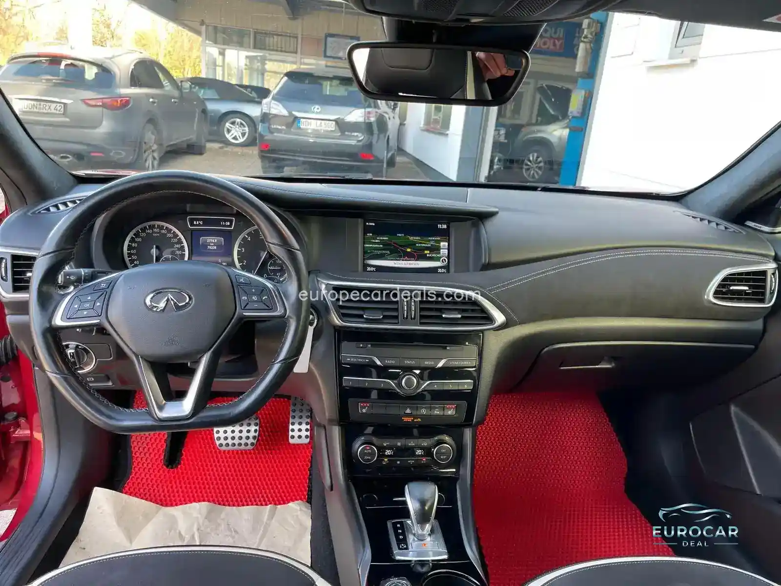 Infiniti Q30