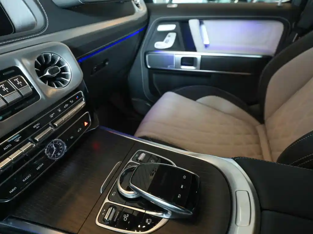Mercedes-Benz G 500