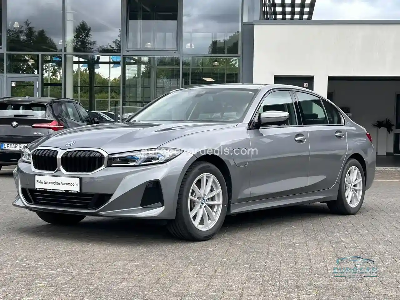 BMW 330