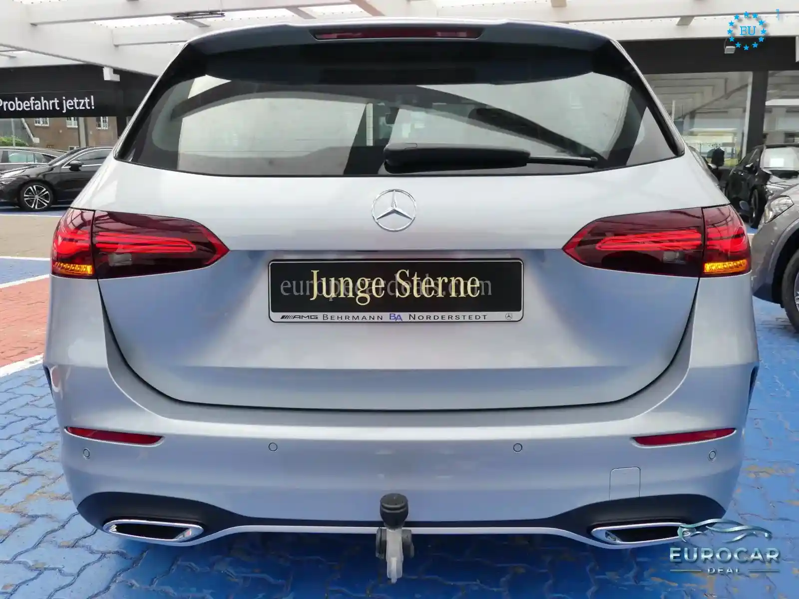 Mercedes-Benz B 180