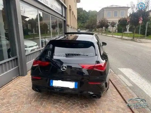 Mercedes-Benz CLA 35 AMG