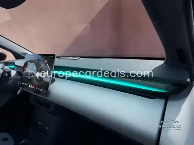 Lynk&Co 02