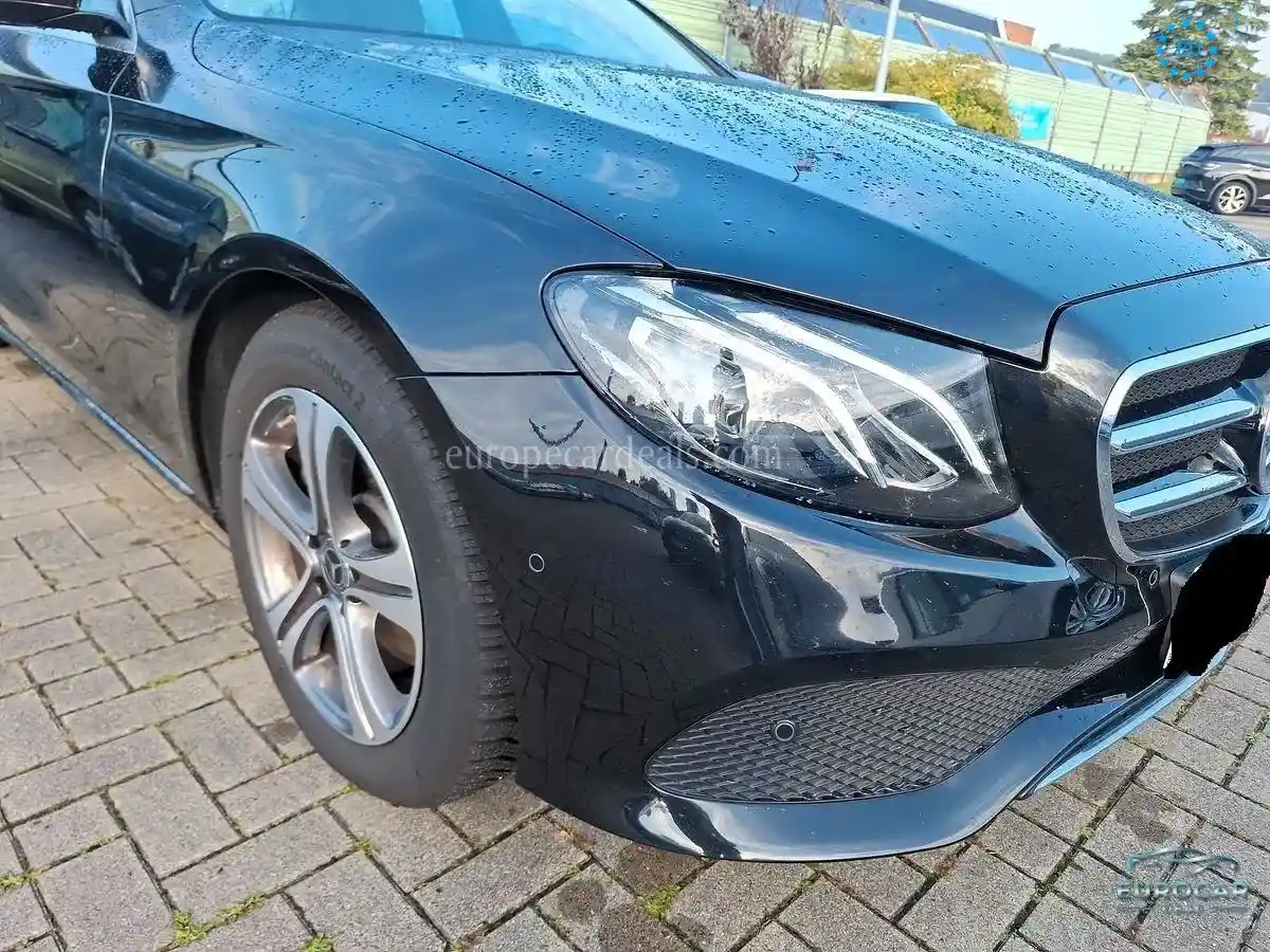 Mercedes-Benz E 200