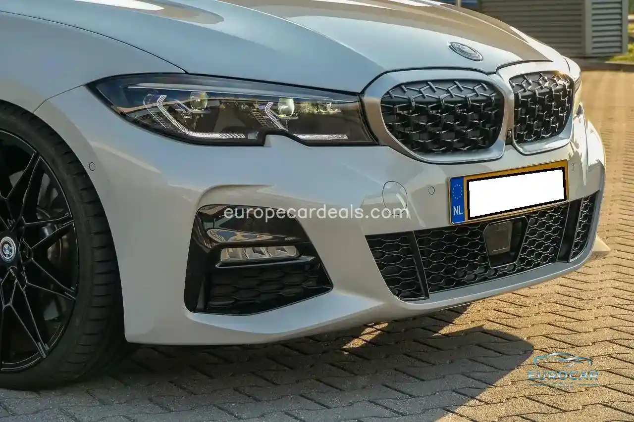 BMW 330