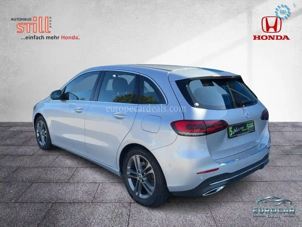 Mercedes-Benz B 220