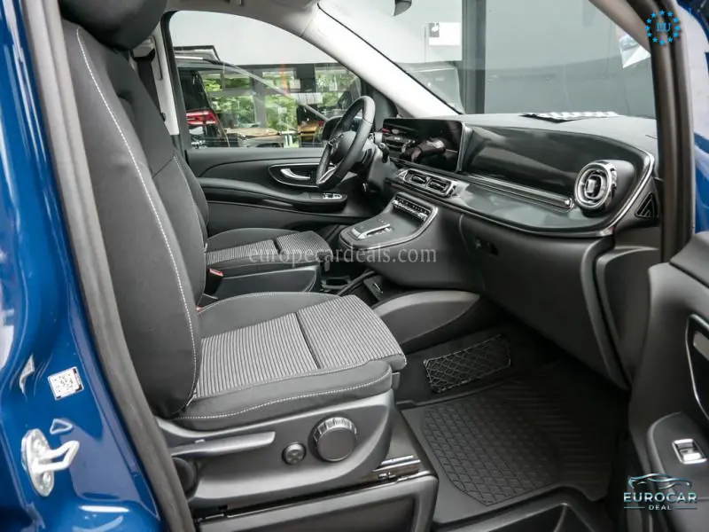 Mercedes-Benz V 220