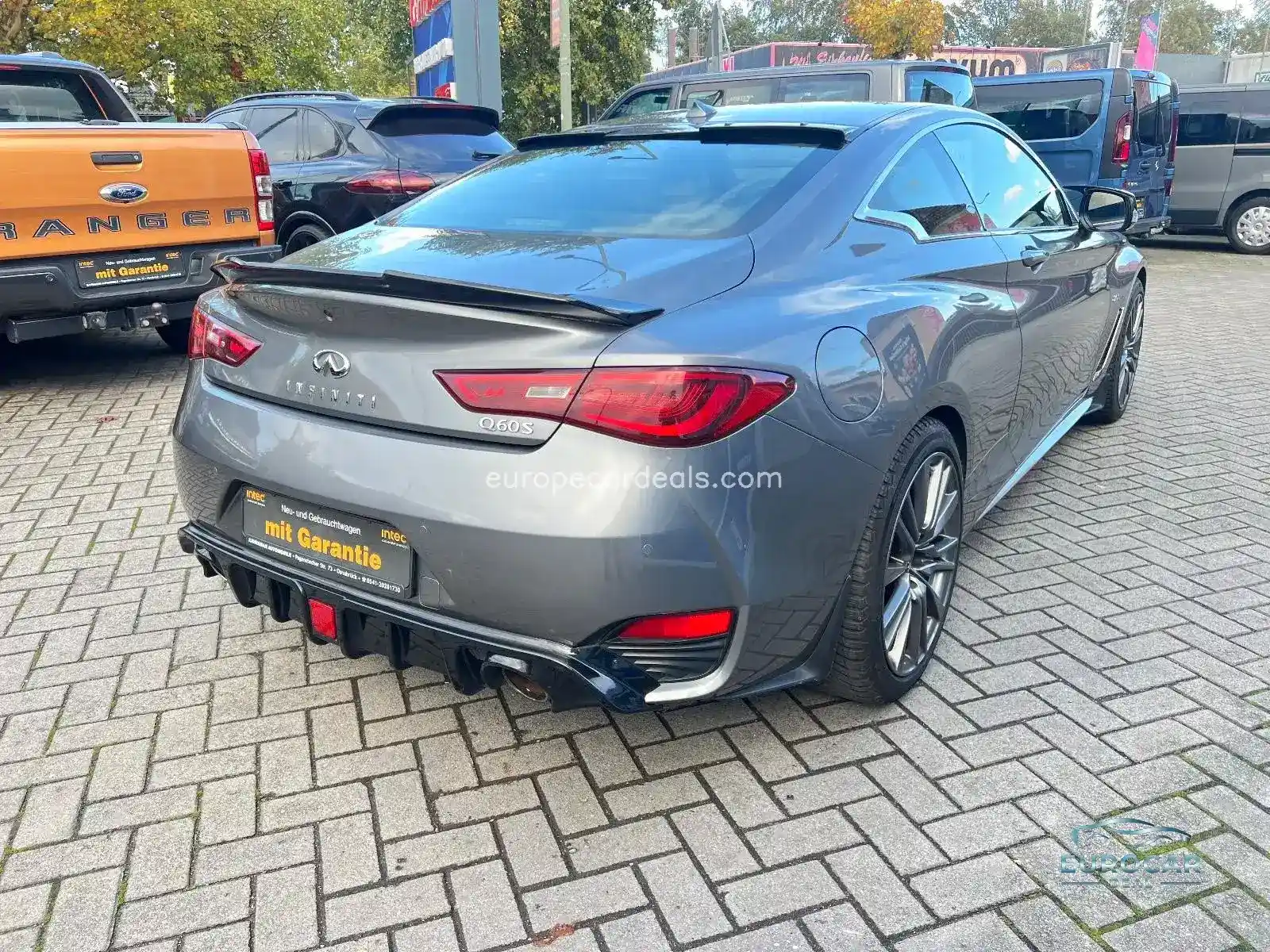 Infiniti Q60