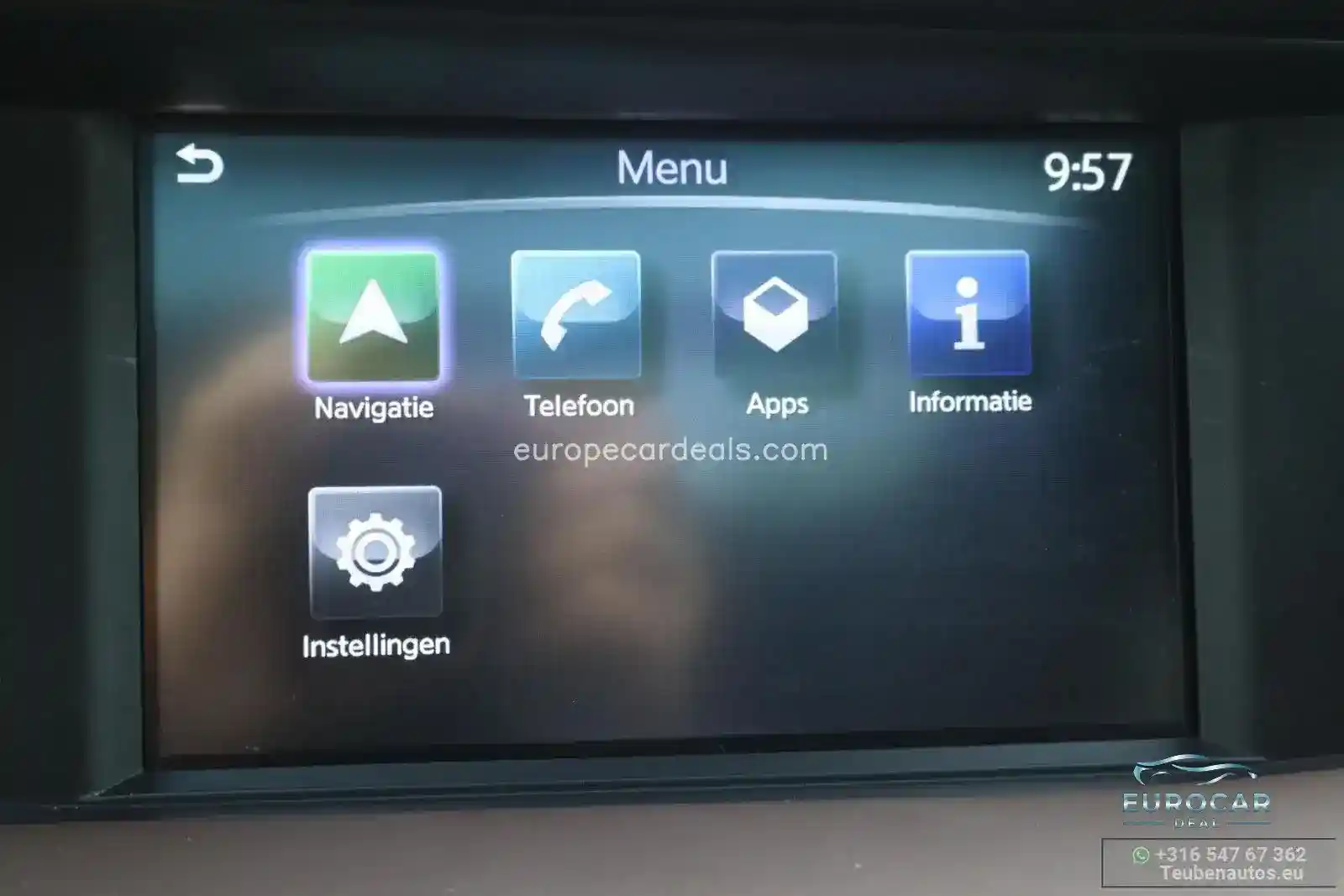 Infiniti Q30