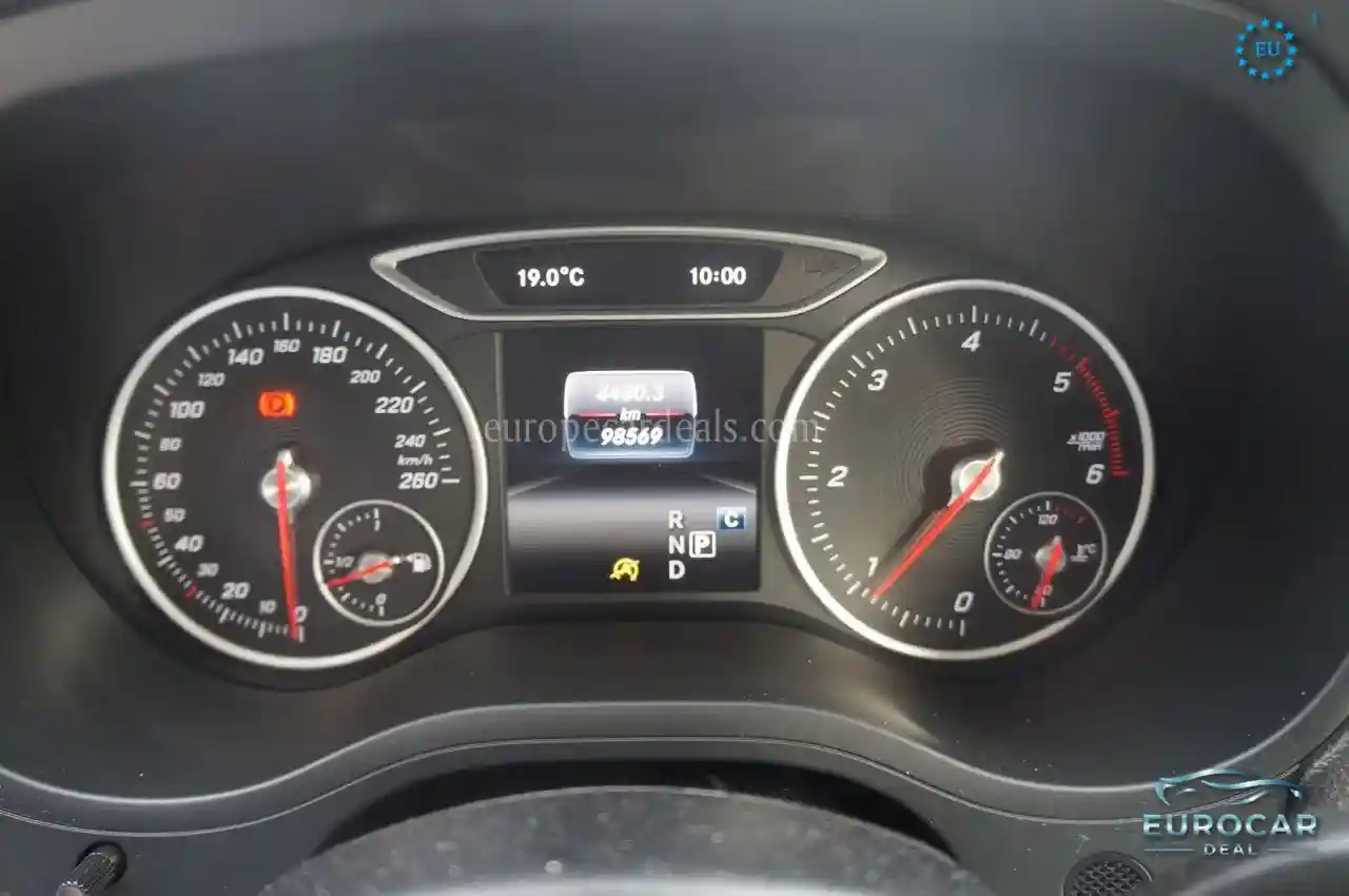 Mercedes-Benz B 180