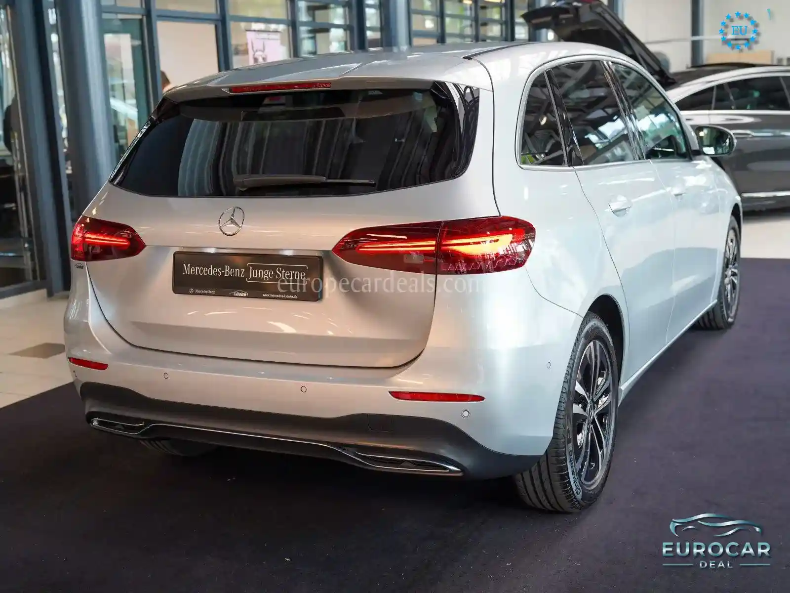 Mercedes-Benz B 180