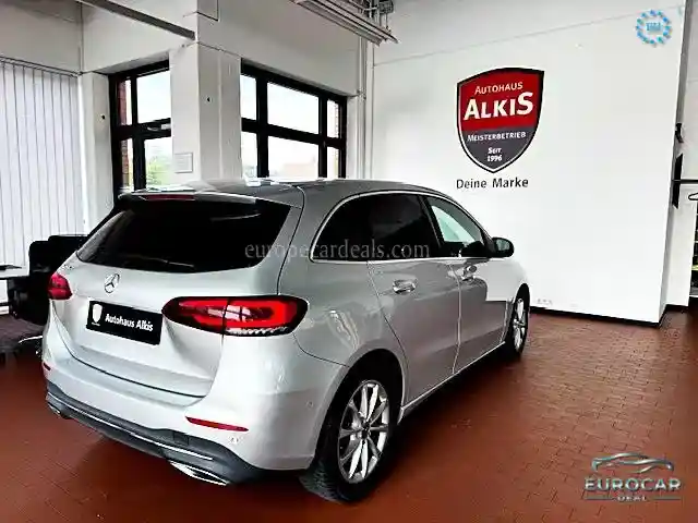 Mercedes-Benz B 200