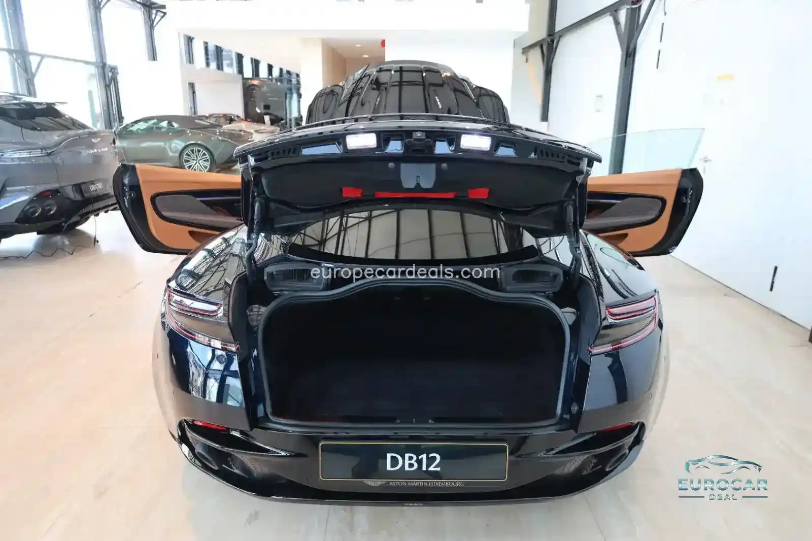 Aston Martin DB12