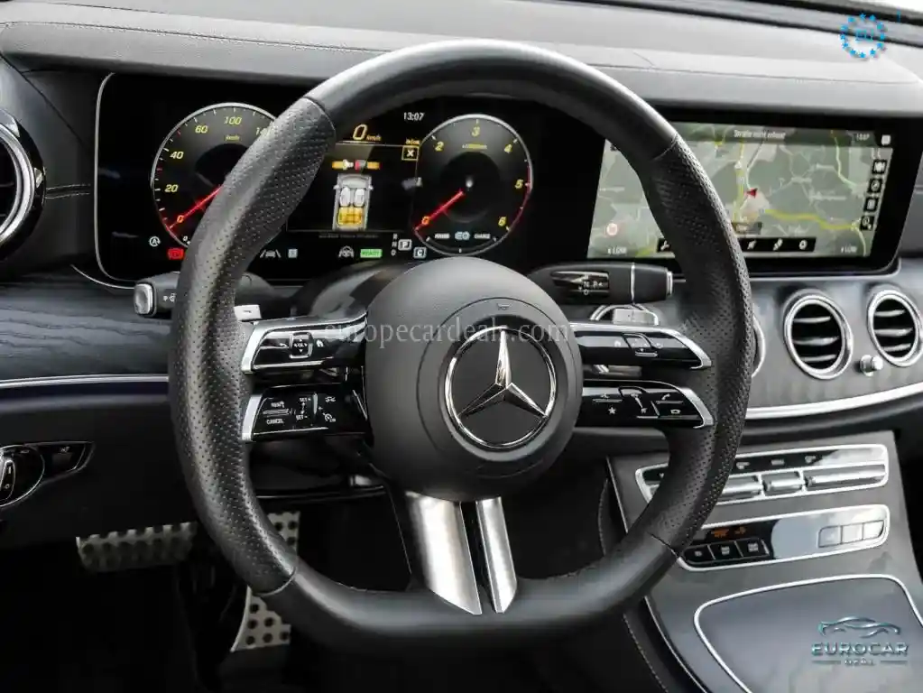 Mercedes-Benz E 300