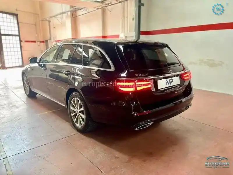 Mercedes-Benz E 220