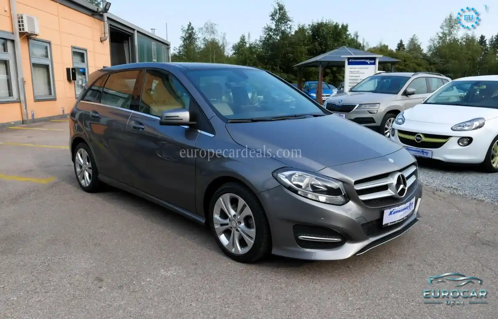Mercedes-Benz B 180