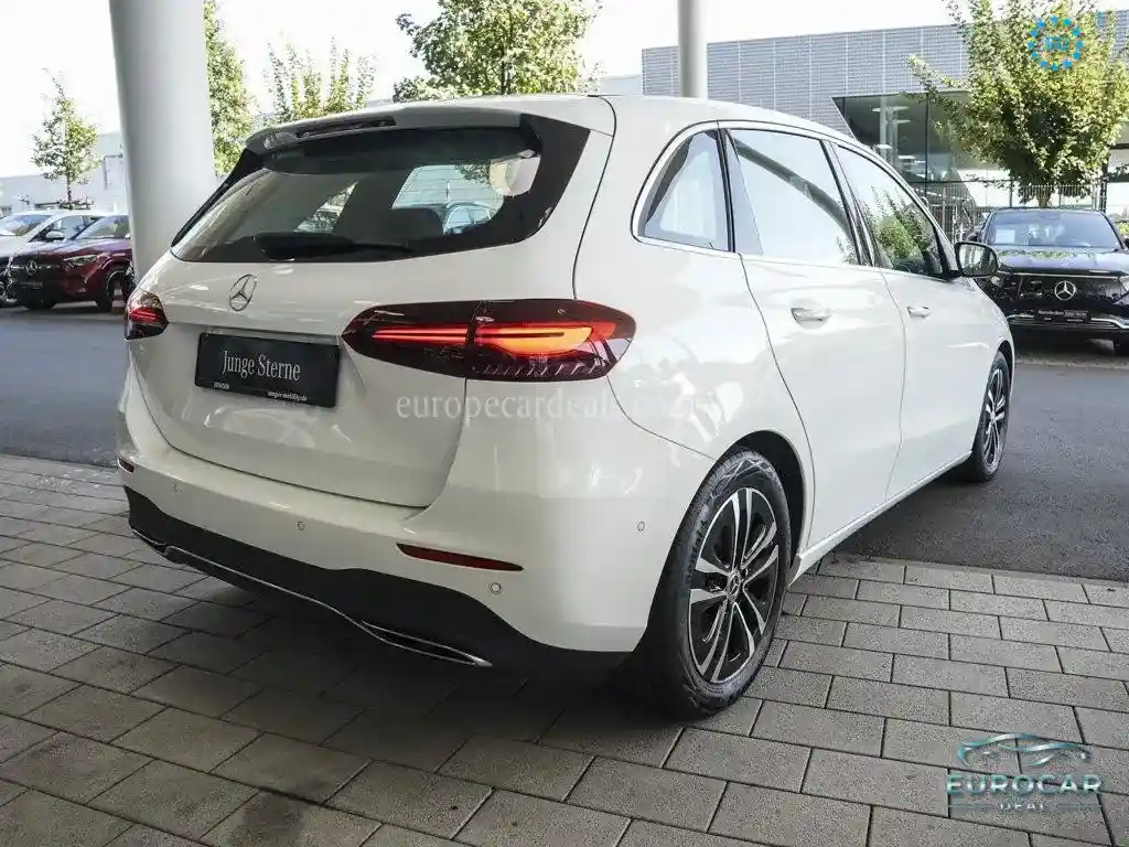 Mercedes-Benz B 200