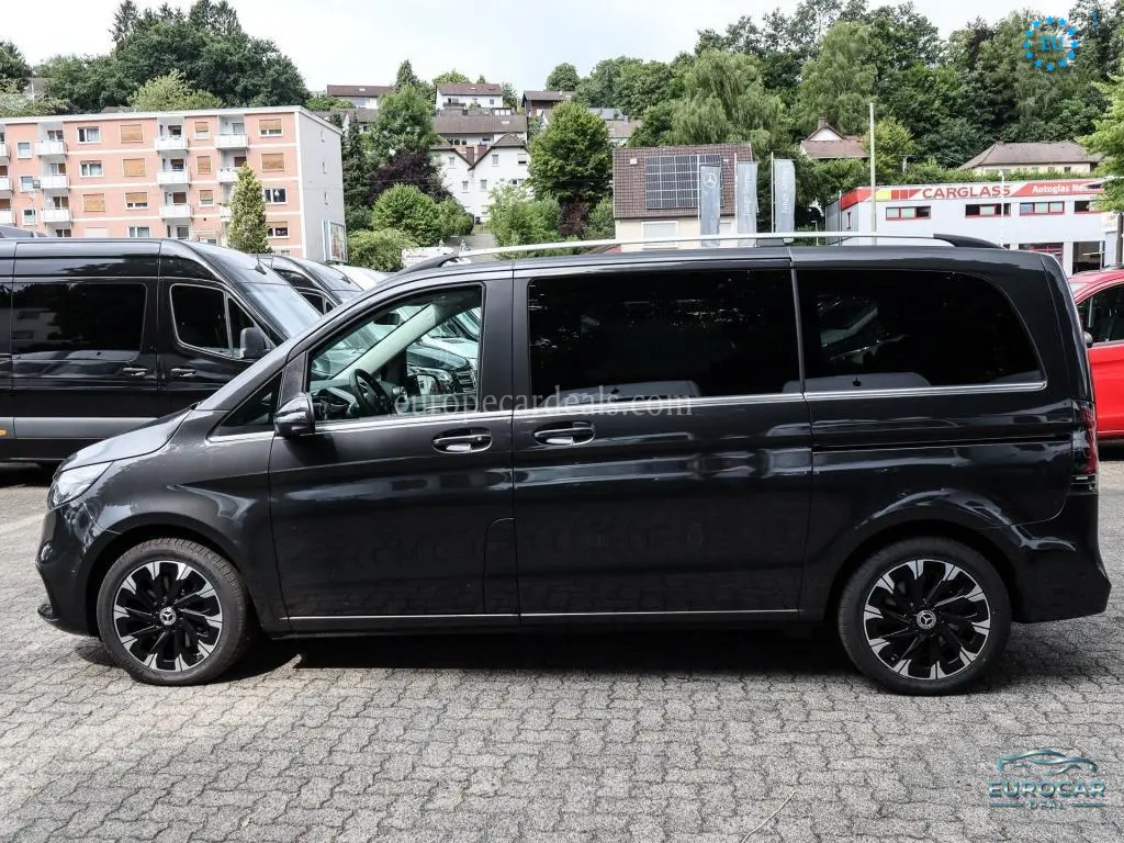 Mercedes-Benz V 220