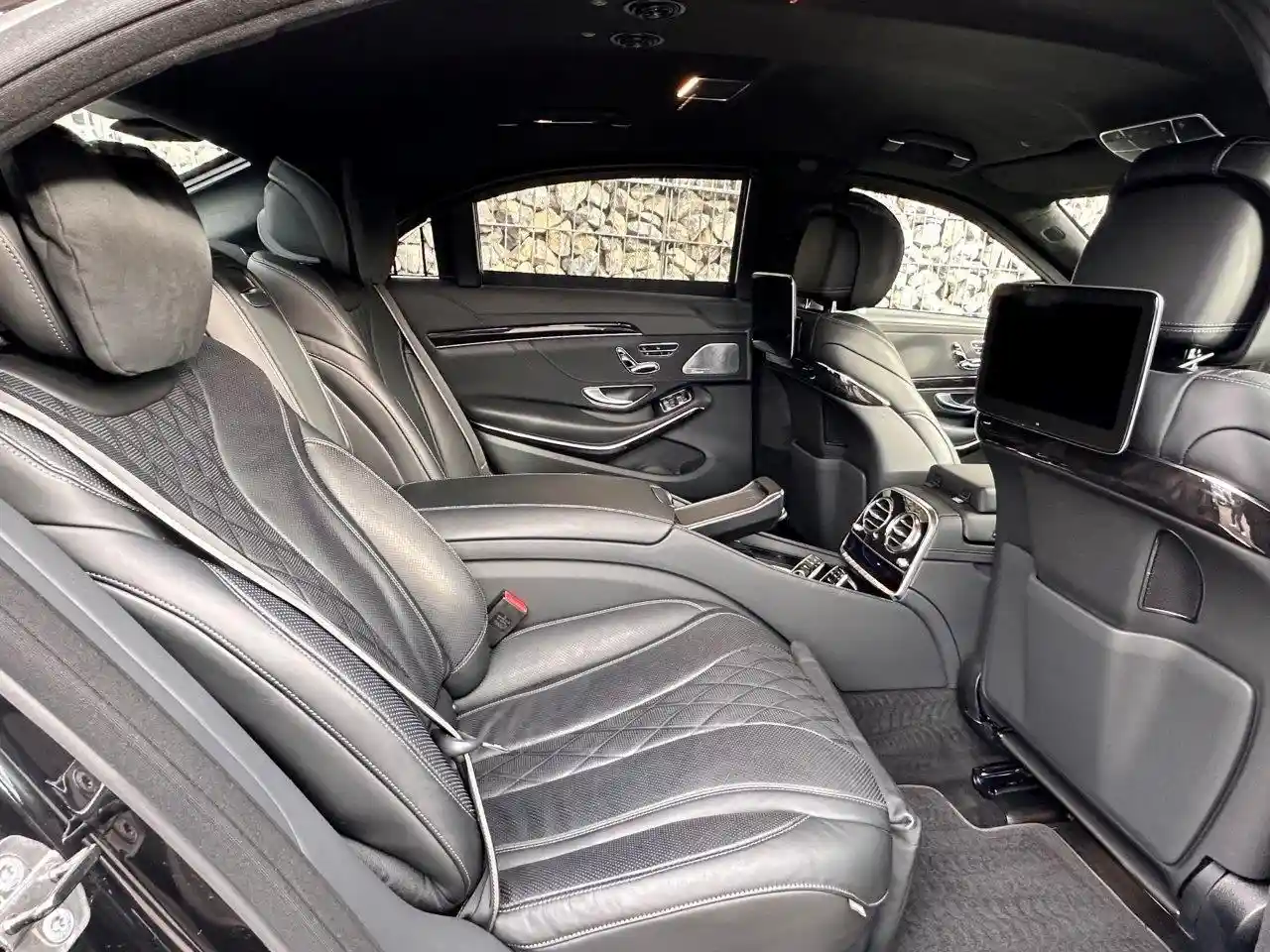 Mercedes-Benz S 600
