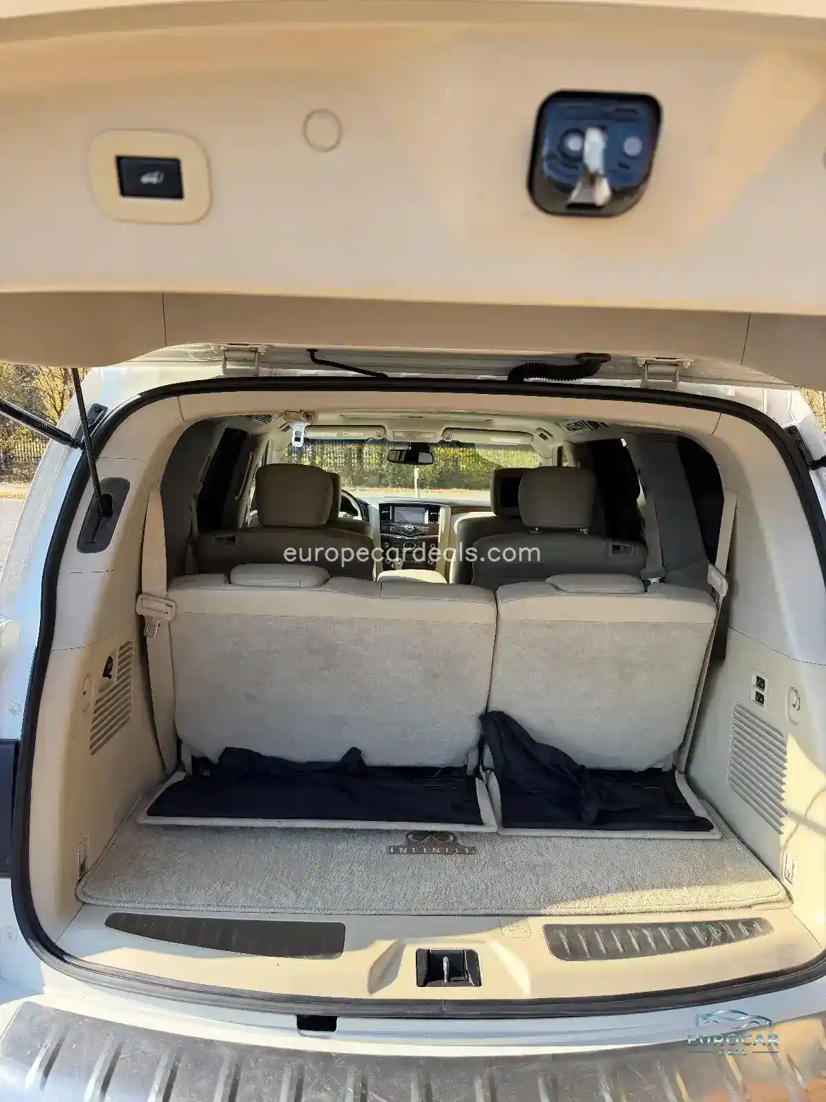 Infiniti QX80