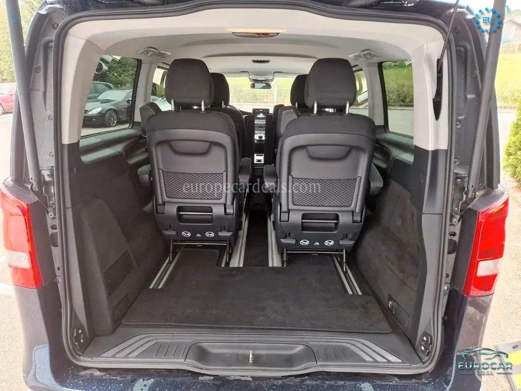 Mercedes-Benz V 220