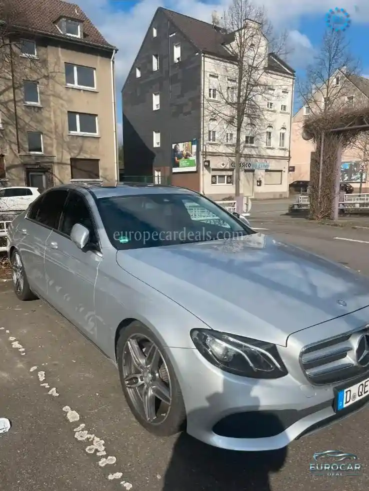 Mercedes-Benz E 220