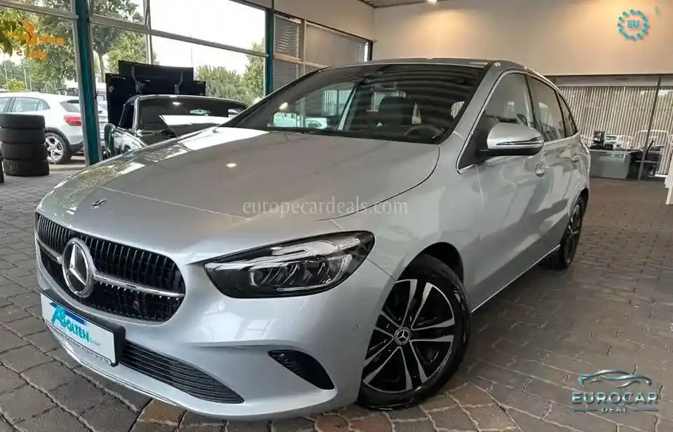 Mercedes-Benz B 180