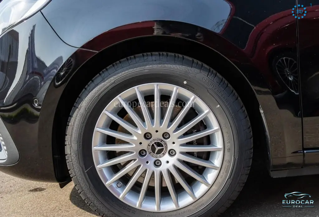 Mercedes-Benz V 220