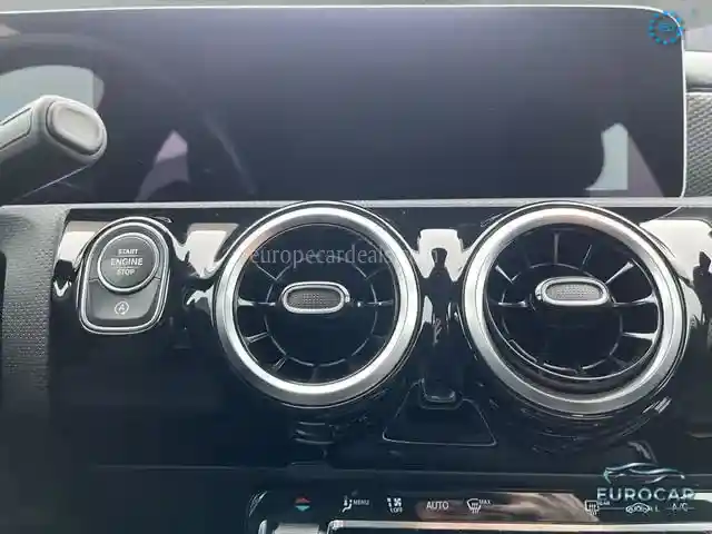 Mercedes-Benz A 220