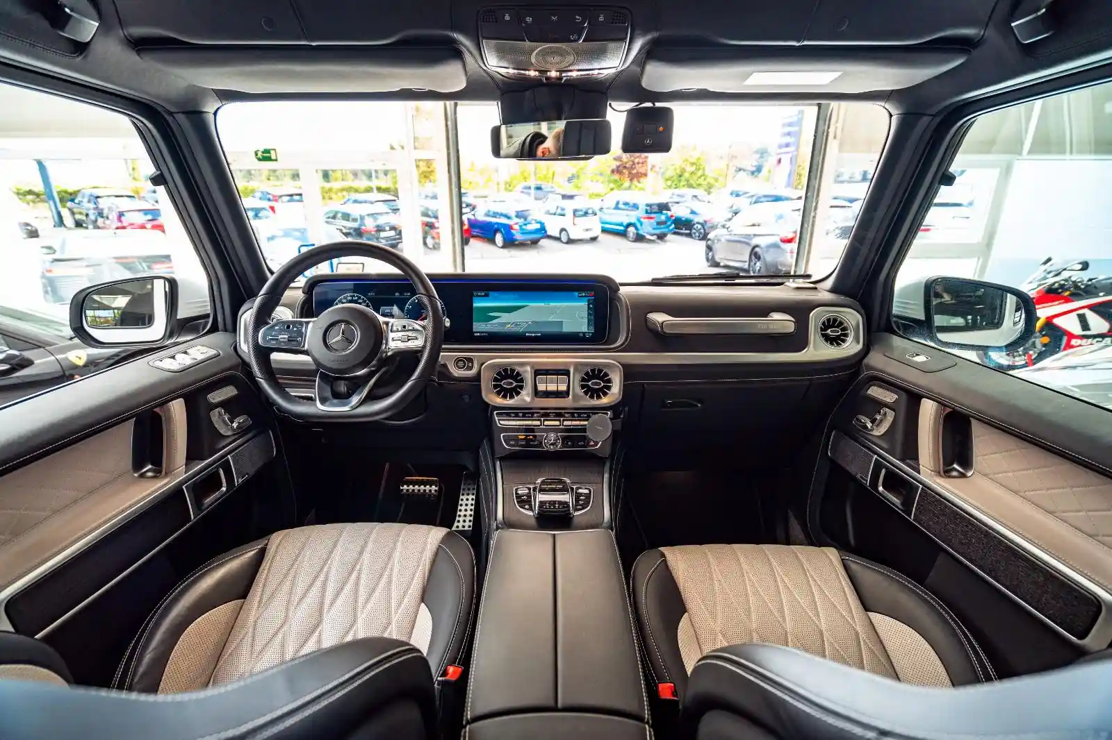 Mercedes-Benz G 500
