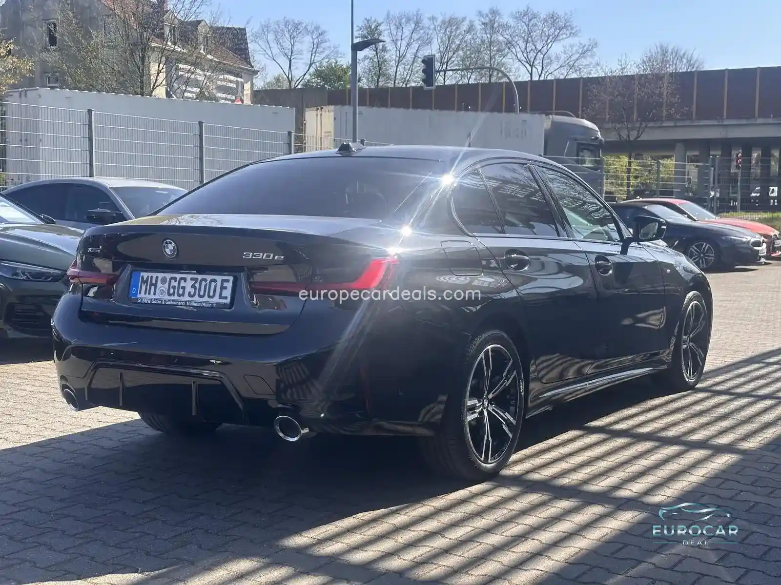 BMW 330