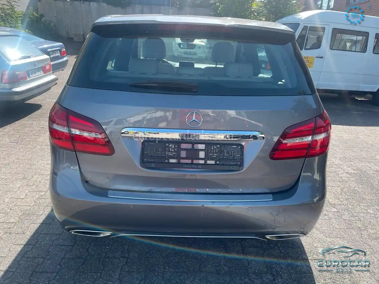 Mercedes-Benz B 220