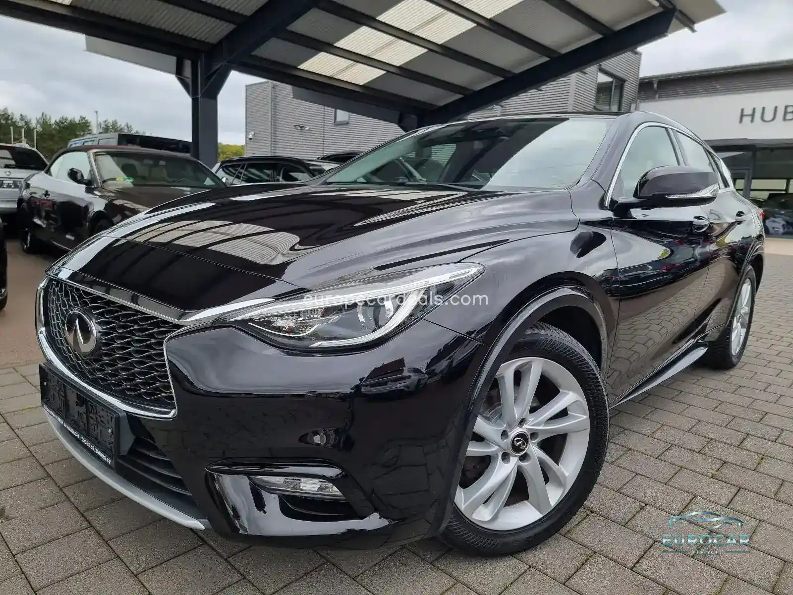 Infiniti Q30