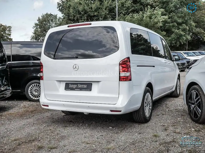 Mercedes-Benz V 220