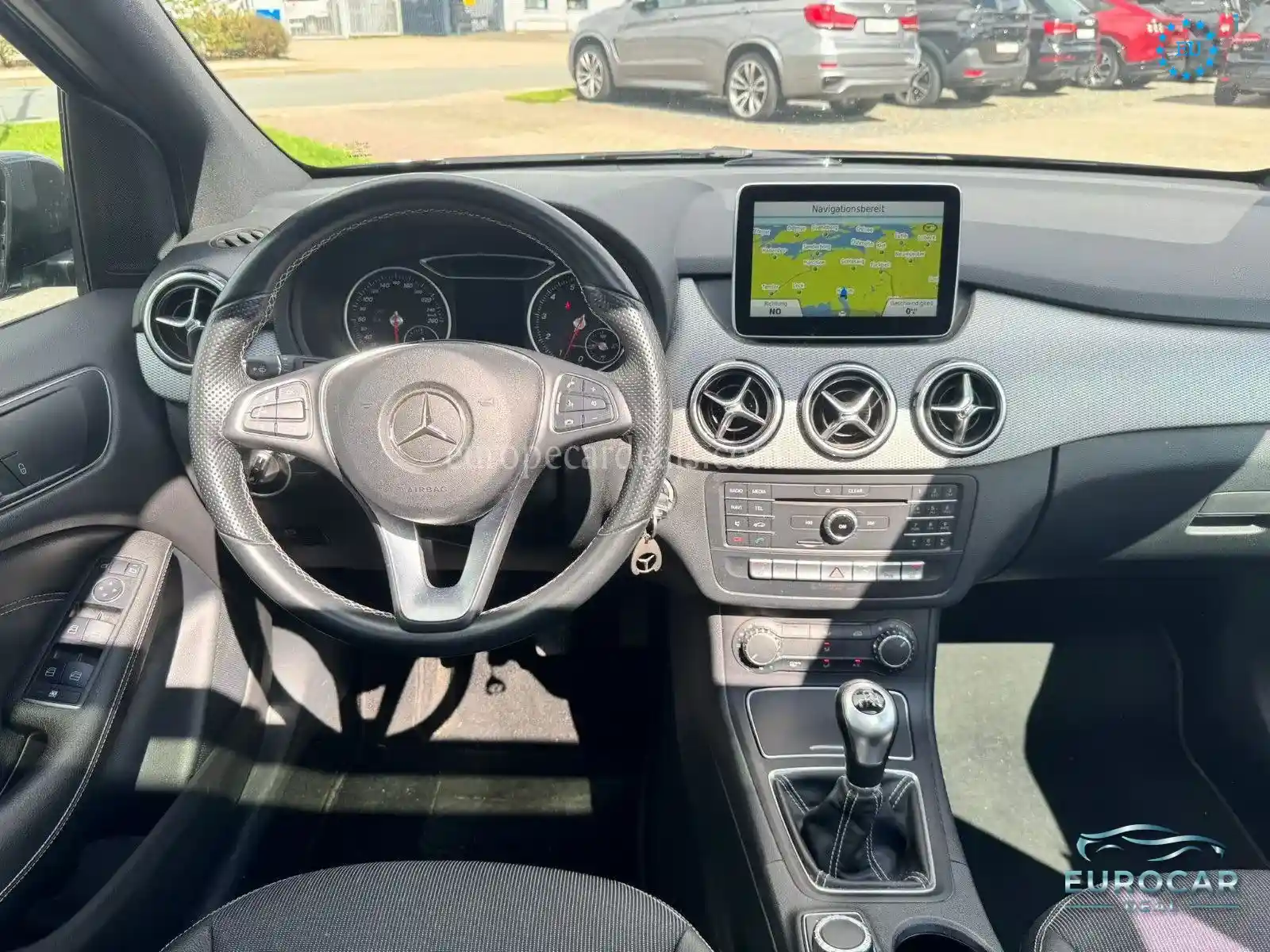 Mercedes-Benz B 180