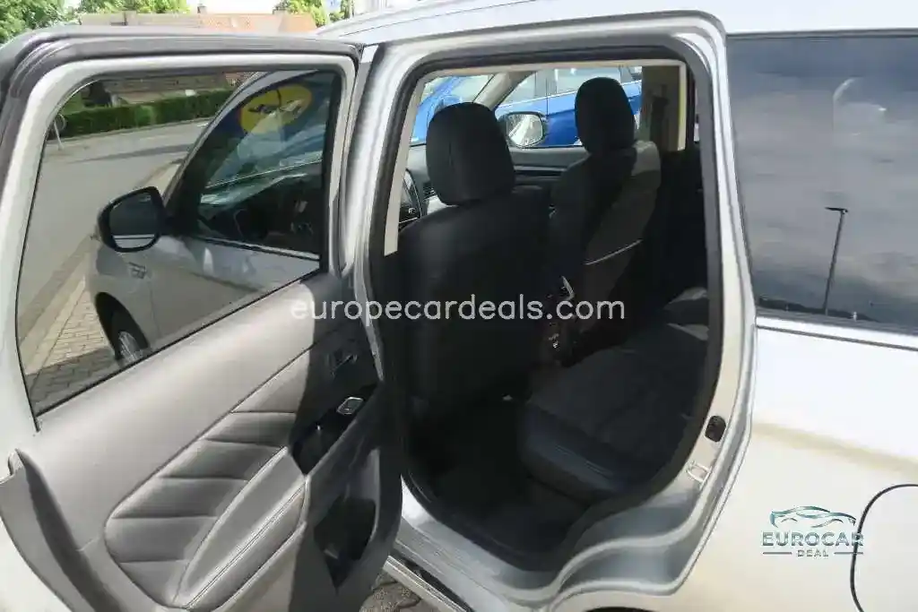 Mitsubishi Plug-in Hybrid Outlander