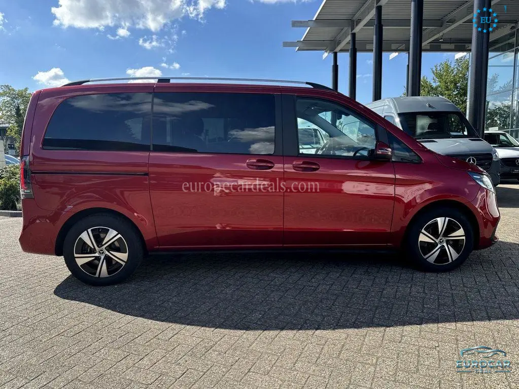 Mercedes-Benz V 220