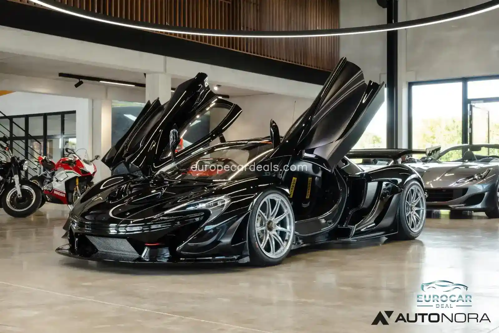 McLaren P1