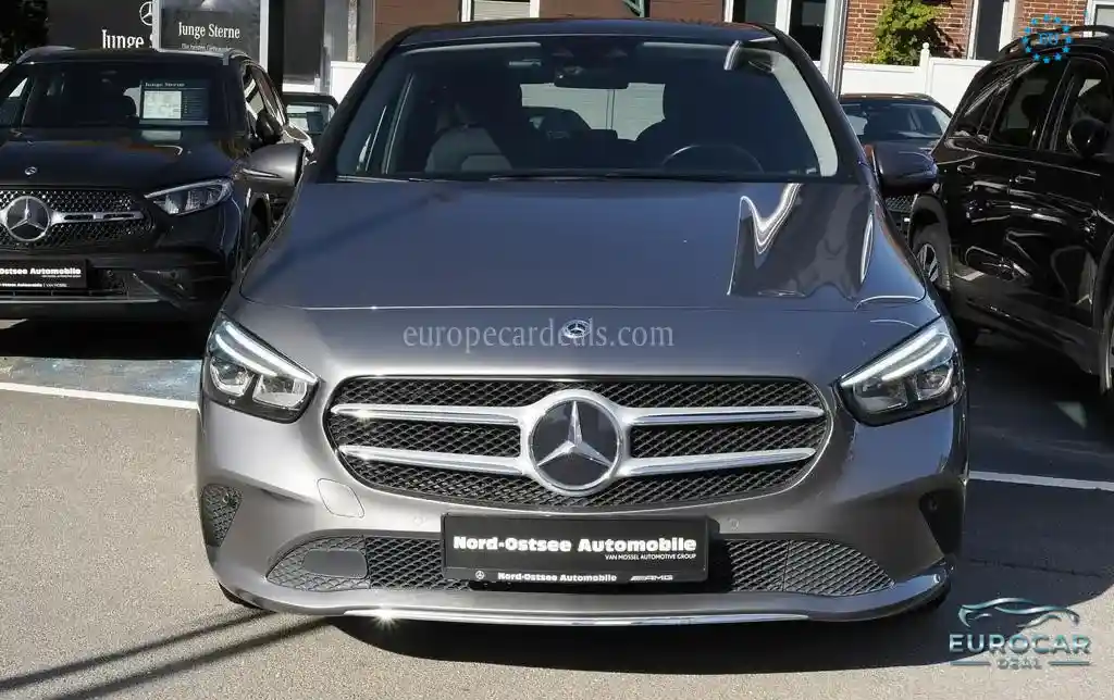 Mercedes-Benz B 180