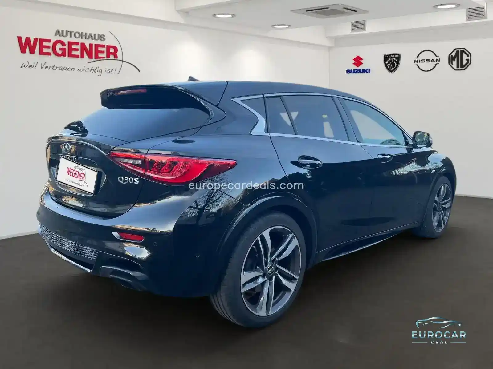Infiniti Q30