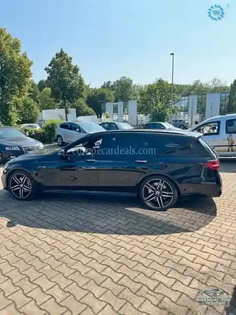 Mercedes-Benz E 63 AMG
