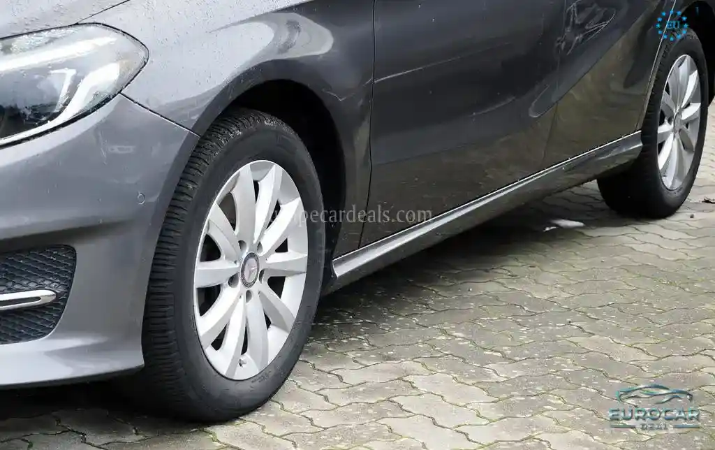 Mercedes-Benz B 200