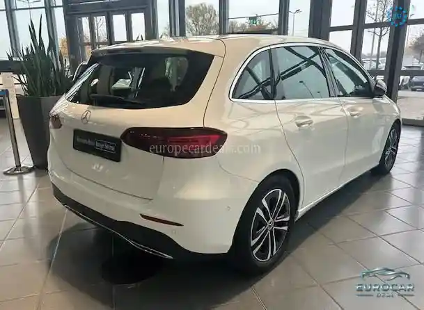 Mercedes-Benz B 220