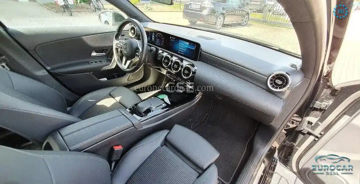 Mercedes-Benz A 220