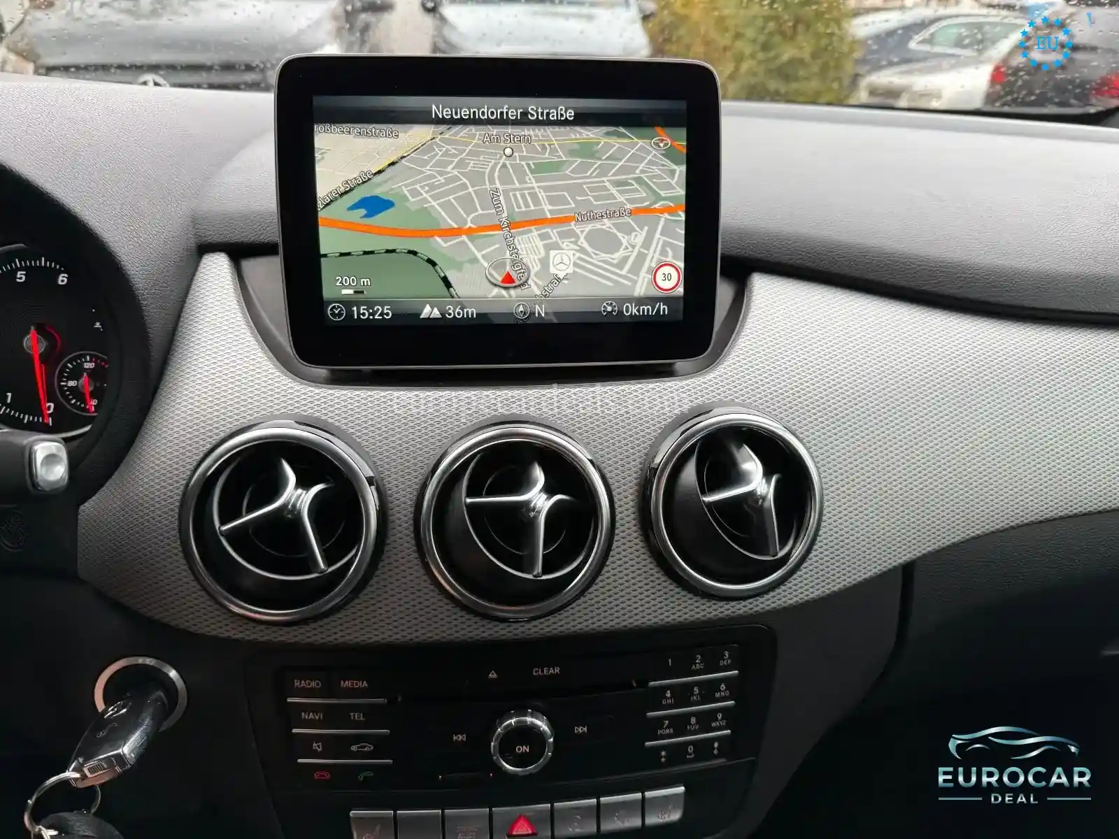 Mercedes-Benz B 200